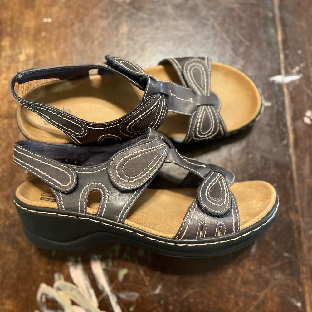 Clarks Collection Dark Brown Strap Sandals. 9M